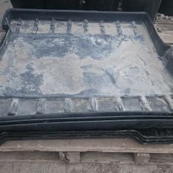 PORTABLE TOILET CONTAINMENT TRAYS 