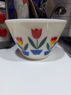 Rare vintage fire king tulip nesting bowls