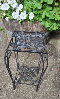 Nice Black Metal Plant Stand