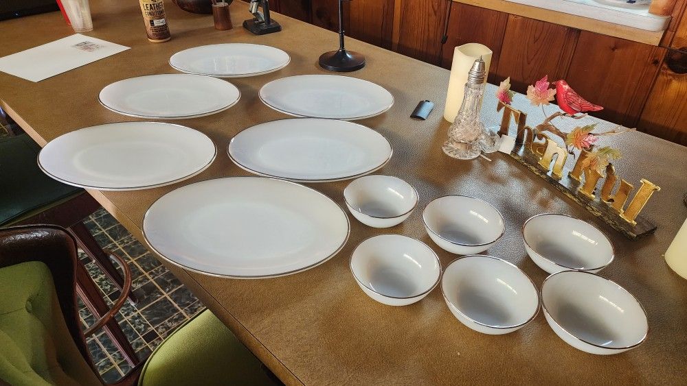 Anchor Hocking Vintage Platnium Trim White Plates And Bowls Set Of 6