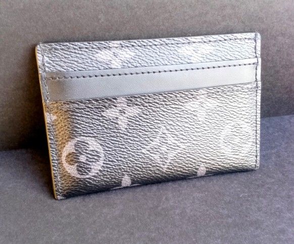 Louis Vuitton Men's Wallet