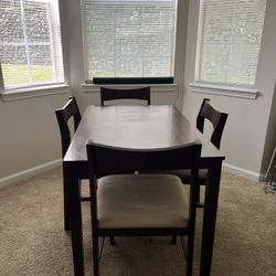Table + 4 Chairs