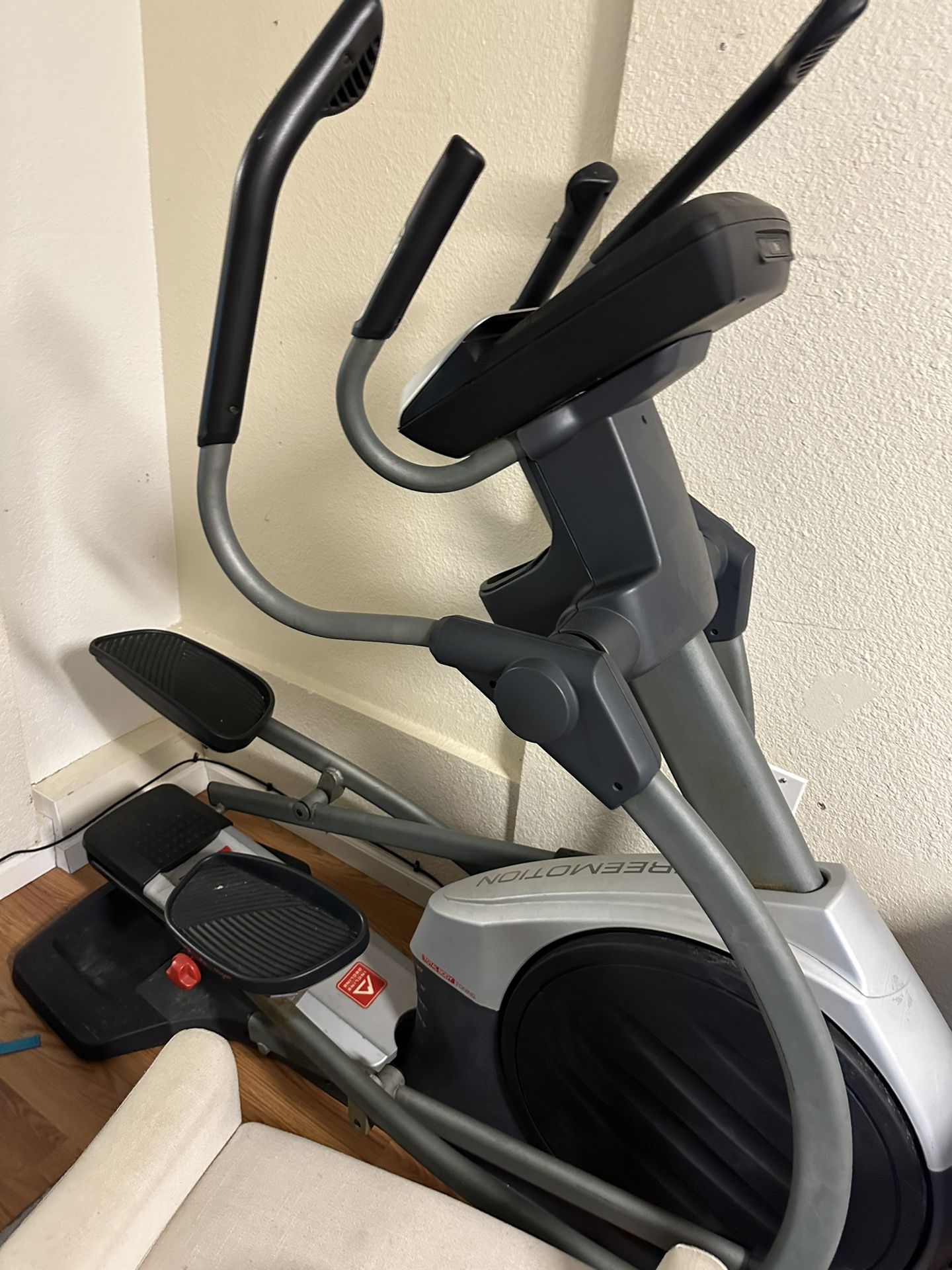 Elliptical- Free (will need Someone To Fix It)