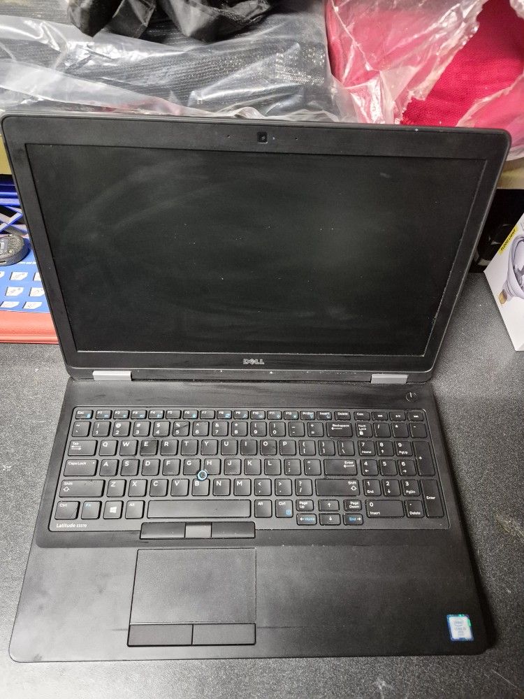 (SCHOOL)DELL LATITUDE E5570 15.6" FHD INTEL CORE I5-6200U,500GB SSD,32GB WIN11Pro Education N($250 NOTHING LESS)