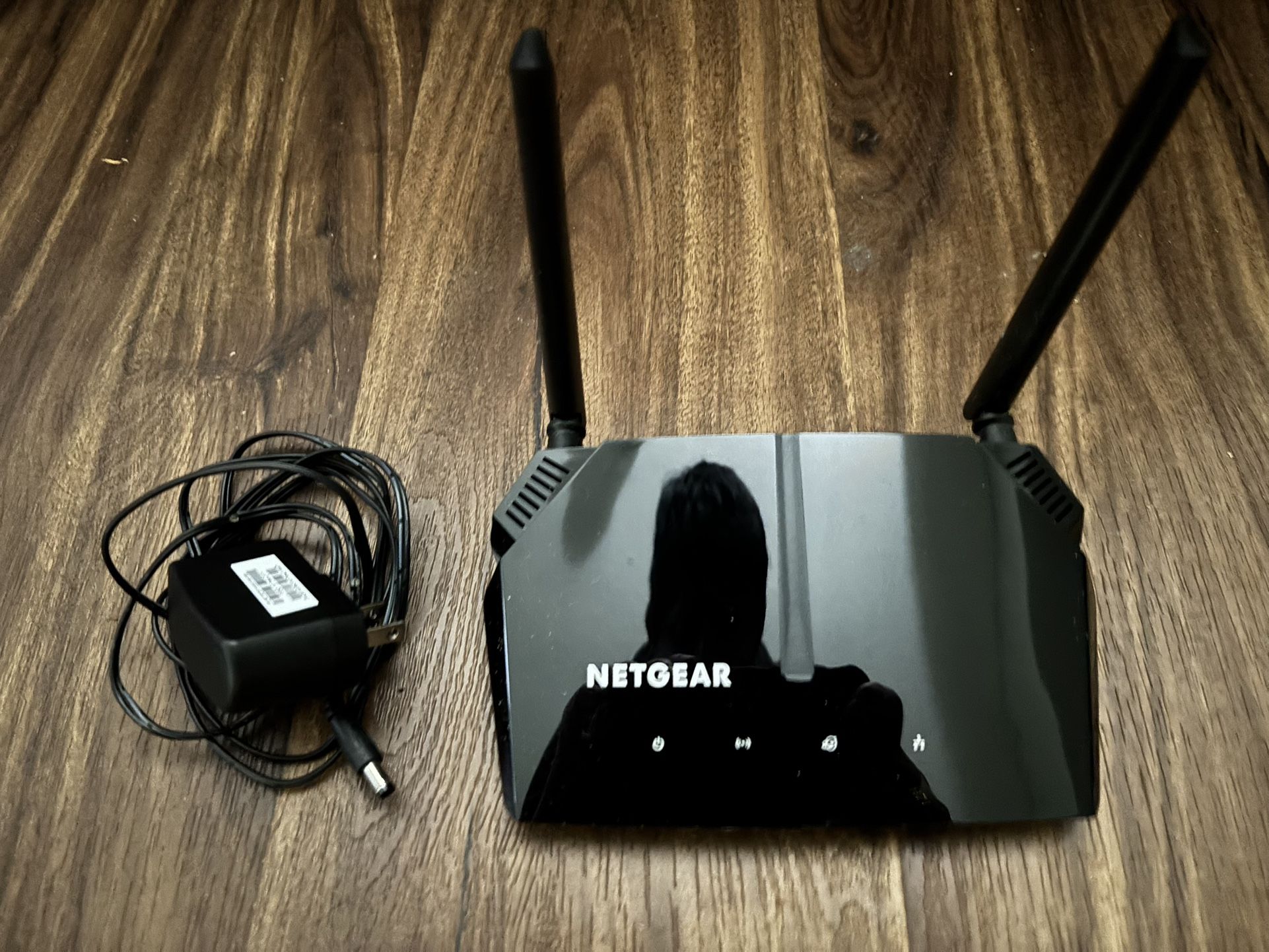 NETGEAR AC1000 Dual Band Wireless Router