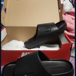 nike calm slides trading 