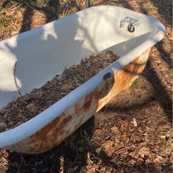 Antique Claw Foot Bathtub 