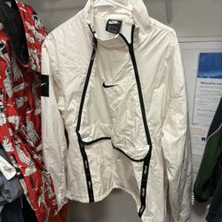 Nike Air Lightweight Windbreaker Jacket – Off-White / Sail