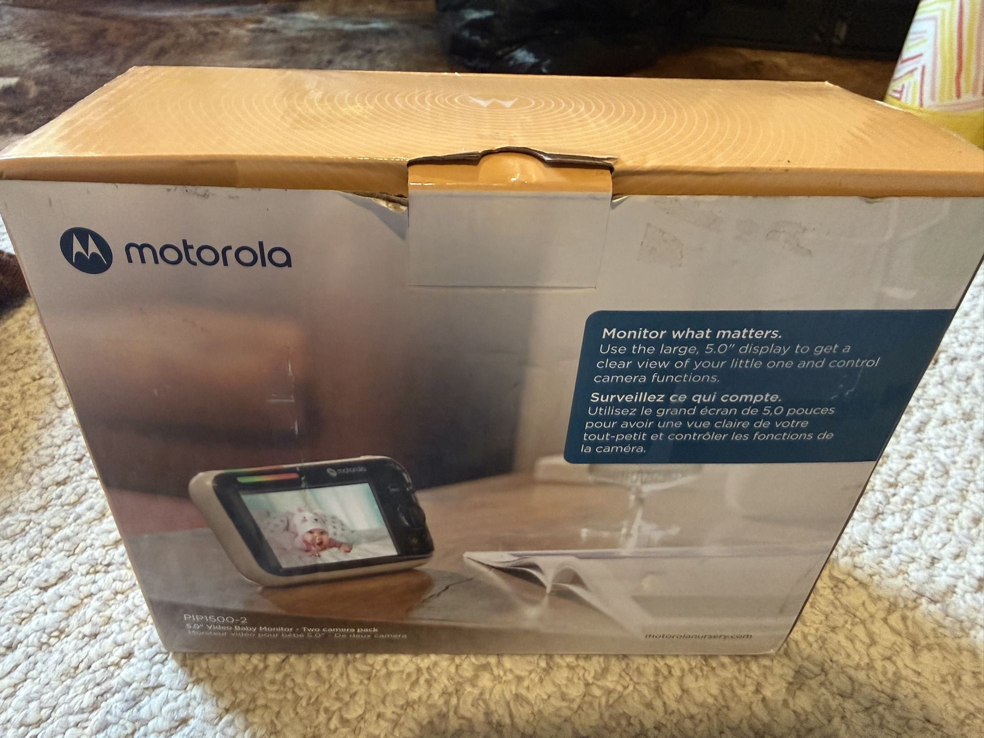Motorola Baby 5” Monitor PIP1500 Video Baby Monitor with 2x Cameras