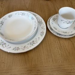 40-pc China set- Corsage by Carlton (Japan) 481