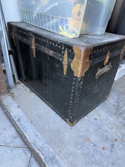 Vintage Steamer Trunk