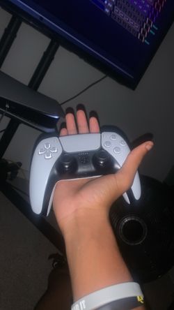 *used PlayStation controller*