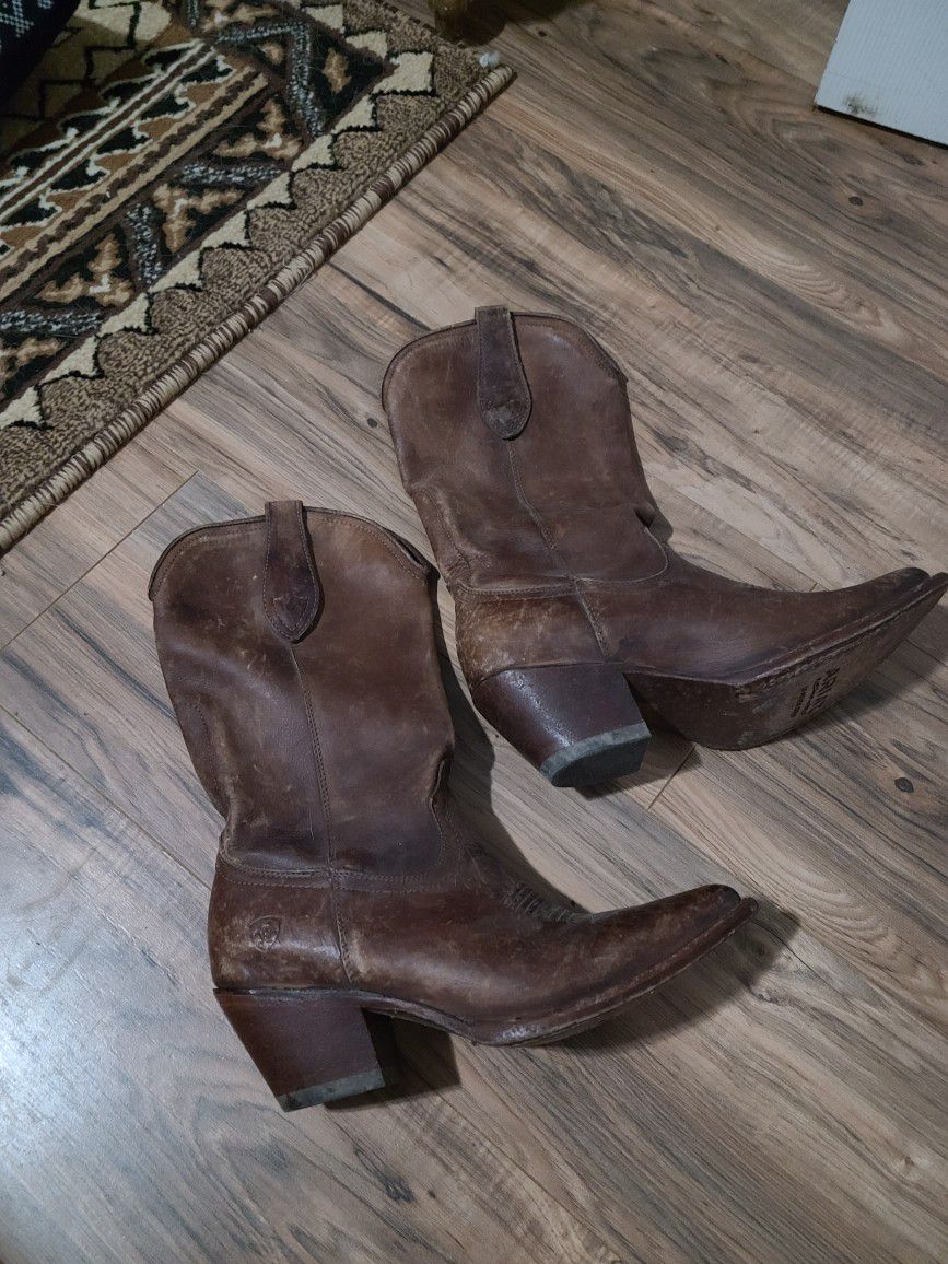 ARIAT Distressed Leather Boots Womens 9