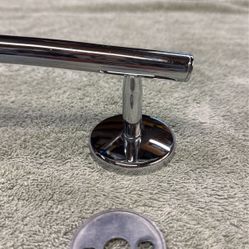 Chrome towel bar, perfect condition