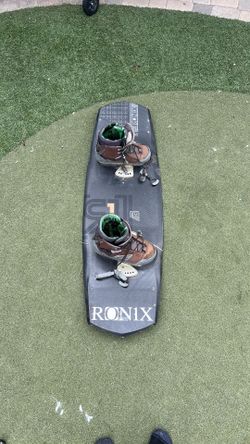 Ronix high-end wakeboard package