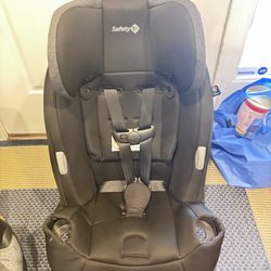 Carseat missing cup holders
