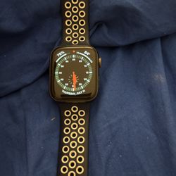 Apple Watch 4 - 44mm