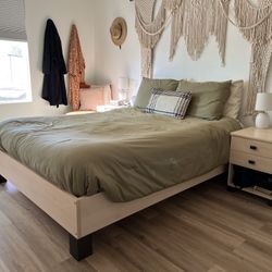 Queen Bedroom Furniture Set $400 OBO