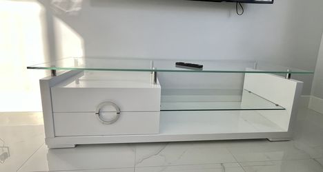 Modern TV Stand – Sleek and Functional Design