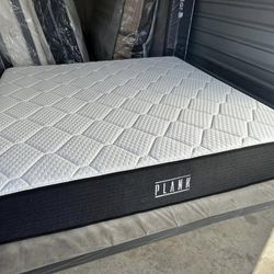 🛏️ Brooklyn Bedding, Plank Firm, King, Cover: Original Cover Like New