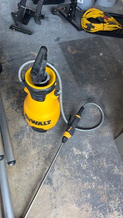 DeWalt Manual Pump Sprayer Chemical Resistant With Stainless Steel Wand  2 Gal.