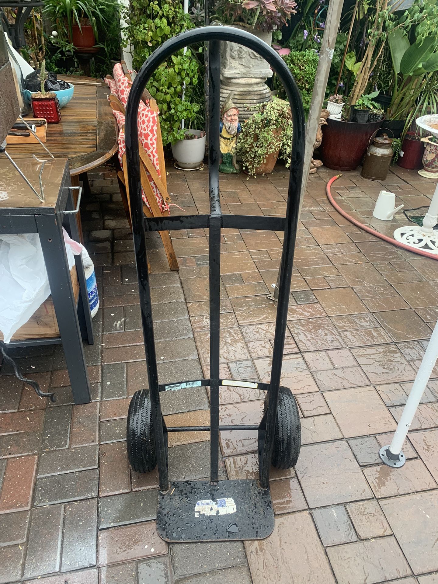 Quality Dolly Milwaukee 800 Pound Capacity.