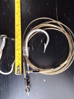 5 Hooks With Nylon Cable 