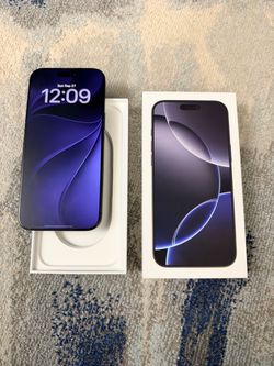 iPhone 16 Pro Max 256gb black titanium Unlock for all carriers  in Palatine $825