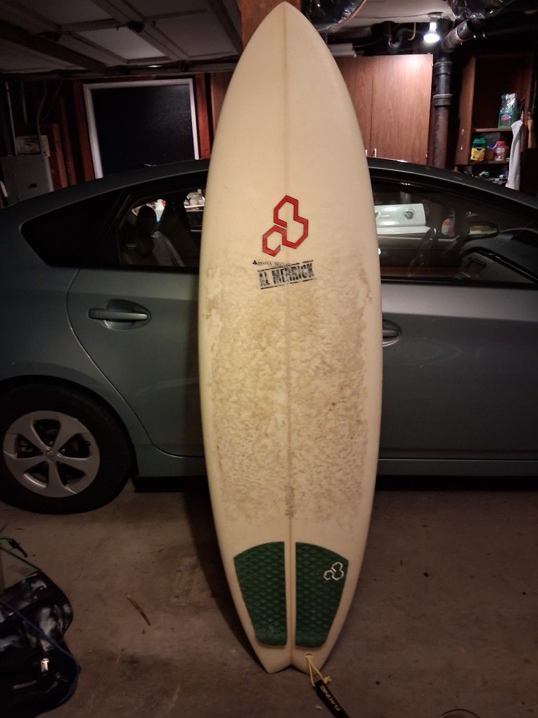 Al.merrick./channel.islands "THE POD" OG SURFBOARD IN EXCELLENT CONDITION. VINTAGE AND STILL PRESTINE CONDITION