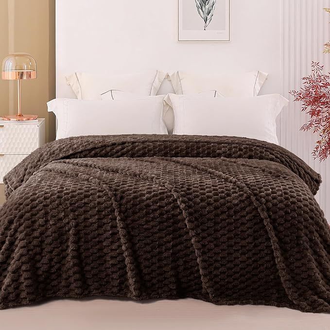 Beautiful stylish coffee brown Jaquard velvet fleece blanket. Queen size 90āX90ā.