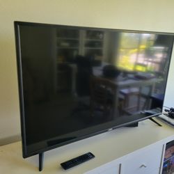 Vizio TV 43 Inches 