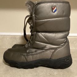 KHOMBU WINTER BOOTS - Women’s Size 8
