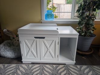Cat House /Litterbox Hideaway Cabinet
