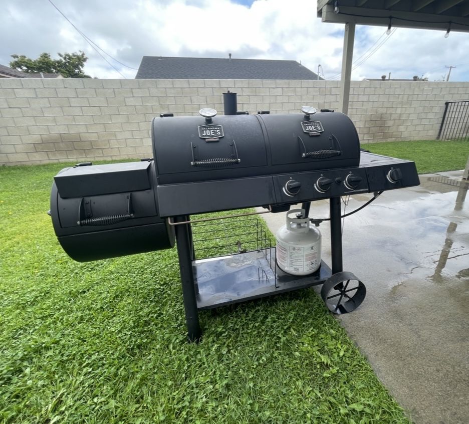 Oklahoma Joe's Longhorn Black Triple-Function Combo Grill