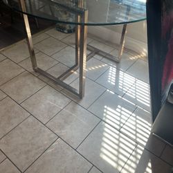 Glass Dining Table Gold Base 300$