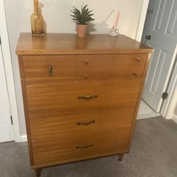 Estate Sale Misc. Furniture Pieces  Vintage Contemporary 