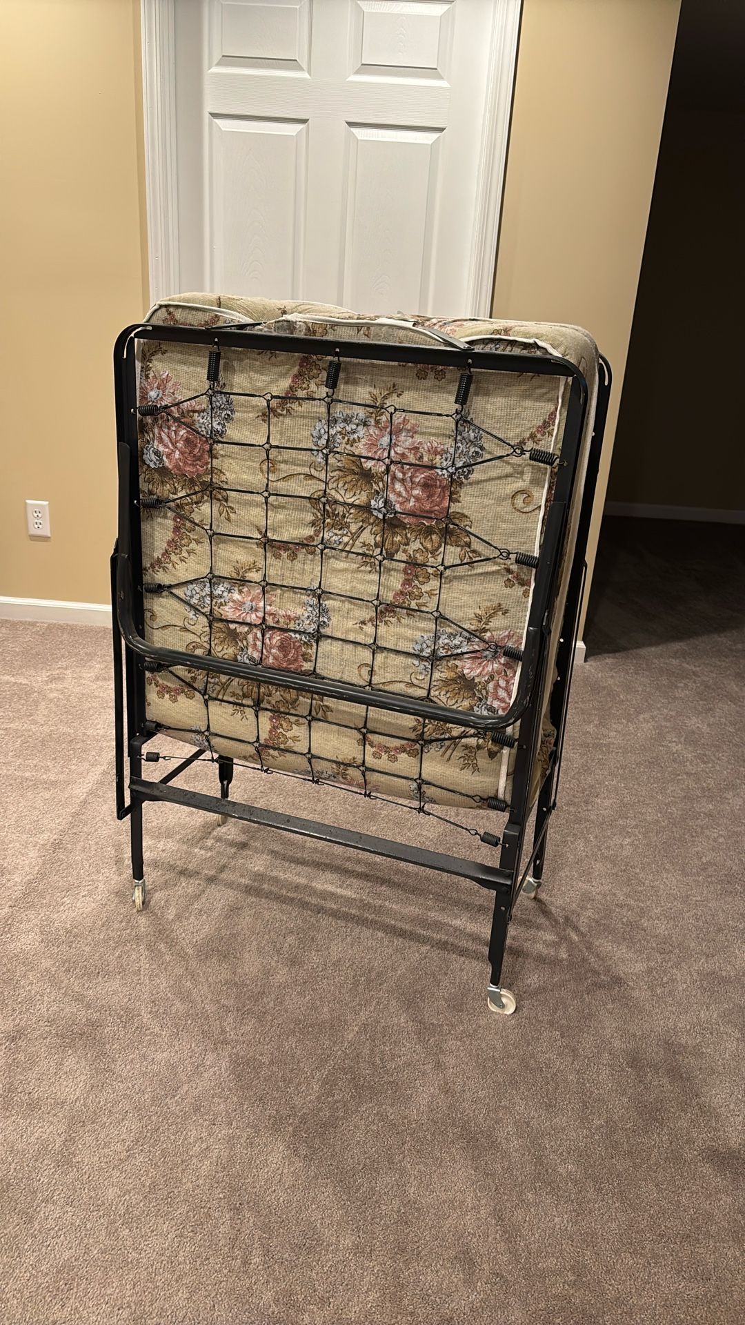 Twin Size Portable Foldable Bed/Cot