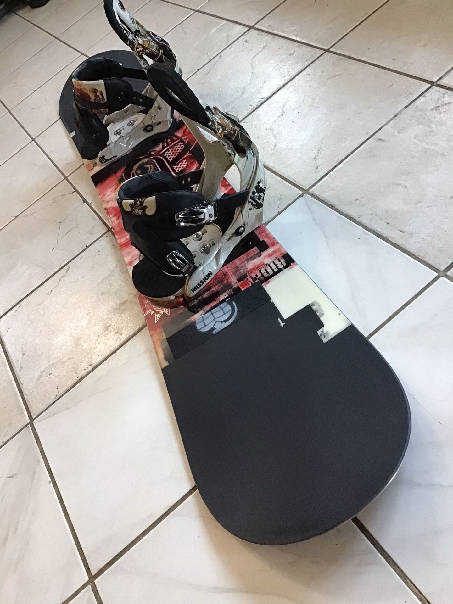 Ride Size 155 Snowboard with Large Burton Bindings