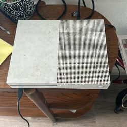Xbox 1 With One Wireless Controller 