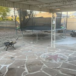 Trampoline 