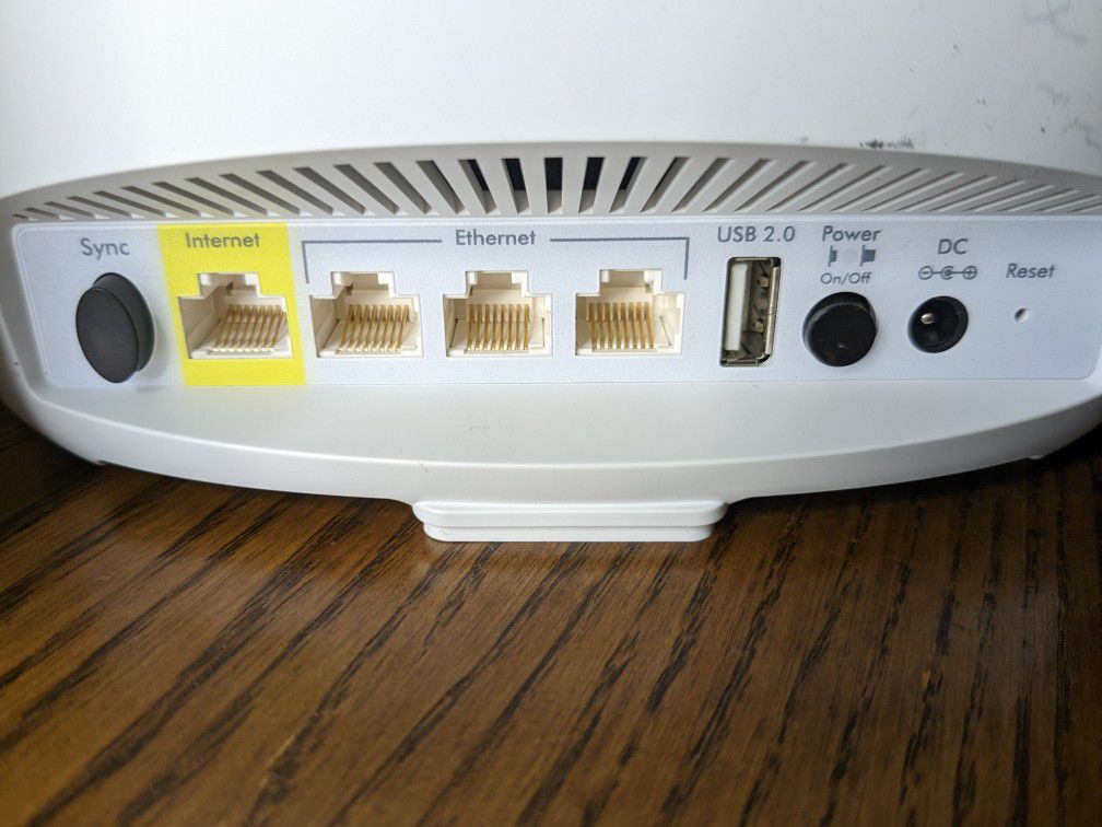 Orbi Netgear Router RBR50 Satelite Wi-Fi Extender System