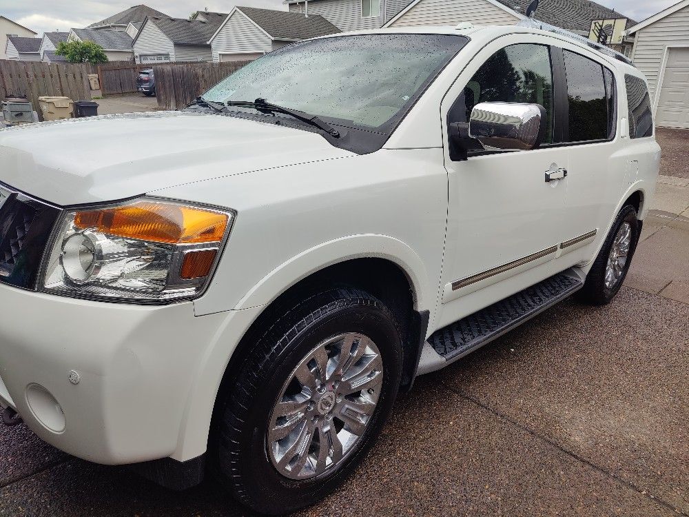 2015 NISSAN ARMADA PLATINUM (EXCELLENT CONDITION)