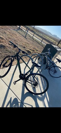 Fuji traverse 1.7 Hybrid bike bicycle Medium