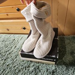 Bearpaw Knit Boots