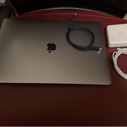 Apple MacBook Pro 16/1TB SSD/Intel Core i9/9th Gen@2.30GHz/Radeon 5500m/16GB RAM