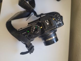 Canon Powershot G11 10MP CCD Digicam w/ Battery, Charger, Case.