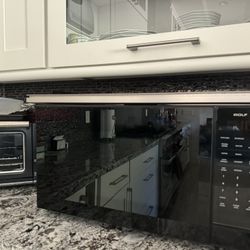 Wolf 24 Inch Built in microwave oven