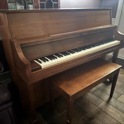 Yamaha P202 Walnut 