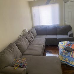 Ashley Furniture Sectional sofa/Couch 