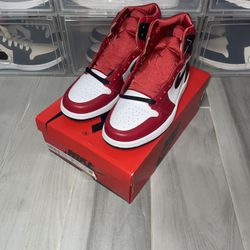 Jordan 1 Retro High OG Satin Snake Chicago (GS) - Size:6.5 Y